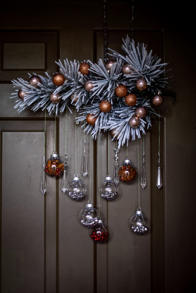 DIY Wreath to Decorate Your Front Door for the Holidays