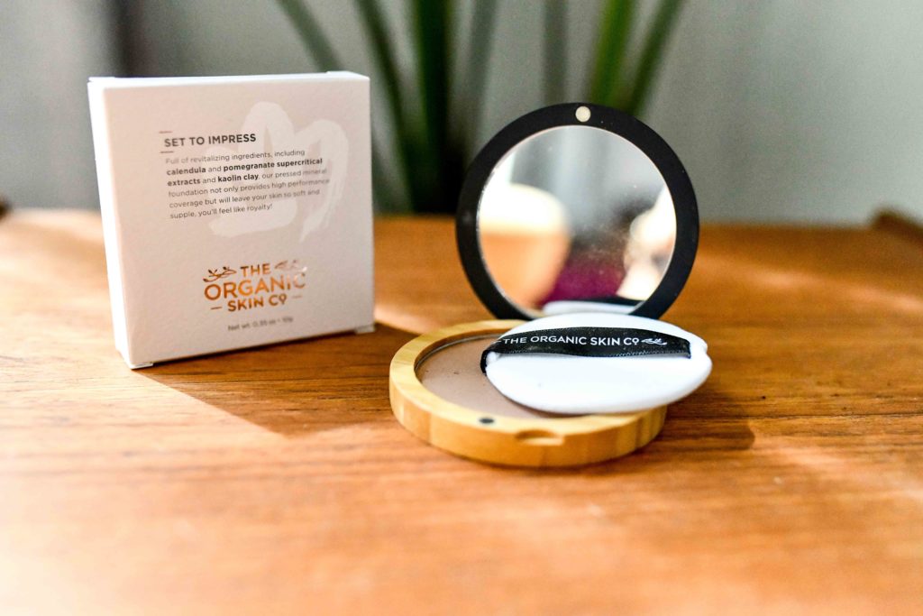 Organic Makeup That Actually Works and Lasts All Day Long _ organic setting powder