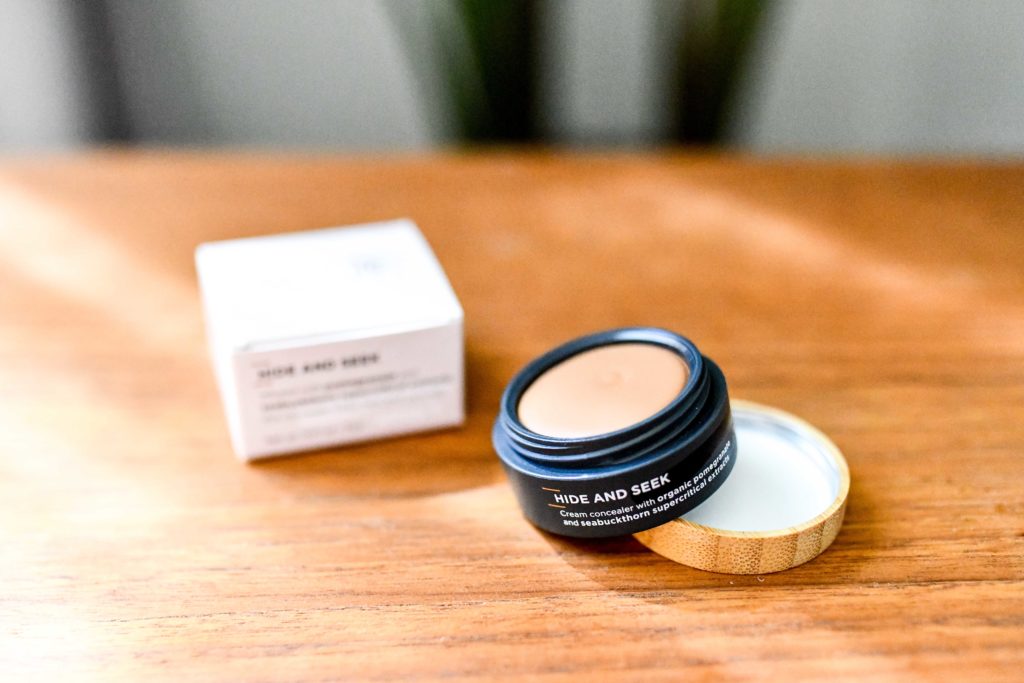 Organic Makeup That Actually Works and Lasts All Day Long _ organic concealer