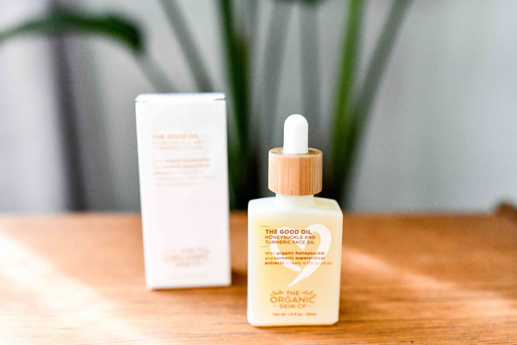 Organic Makeup That Actually Works and Lasts All Day Long _ organic face oil