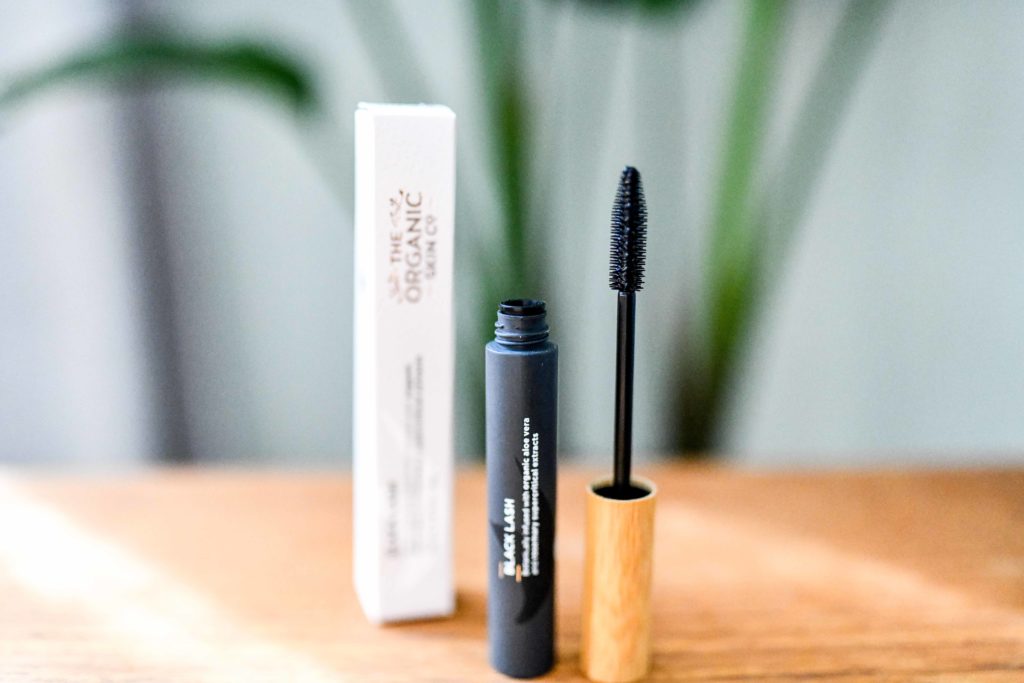 Organic Makeup That Actually Works and Lasts All Day Long _ organic mascara