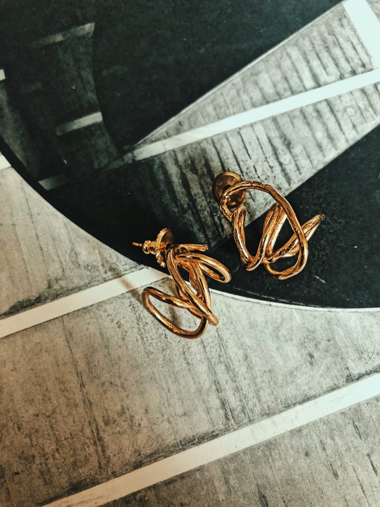 Nina Berenato || Imperfect Knot Earring || $132